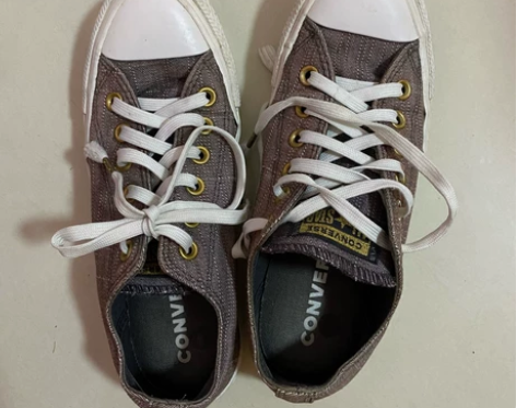 匡威板鞋 37.5 如图 感兴趣的话点“我...