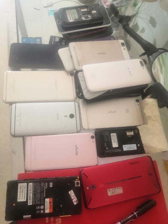 OPPO R 9 plus.华为荣耀10。...