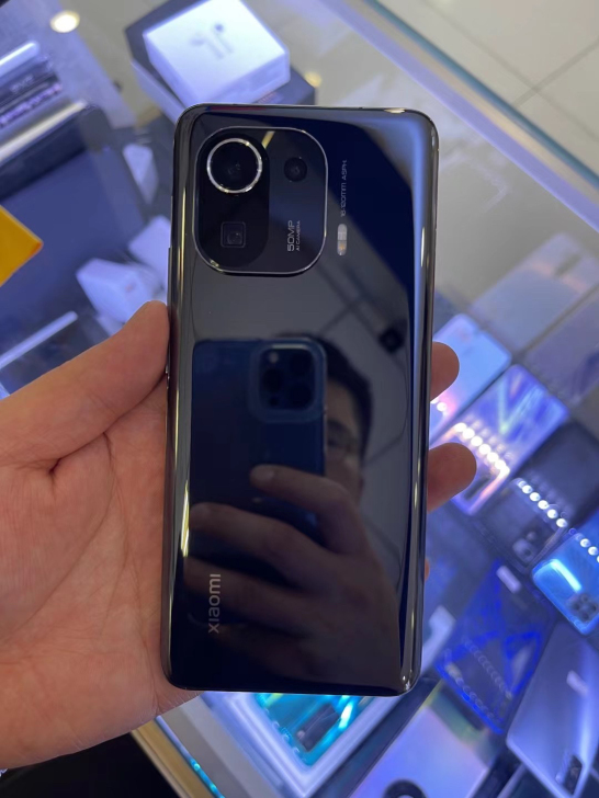 新到小米11pro，内存8+128G，成色...