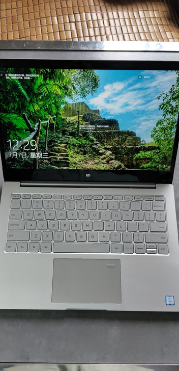 小米13寸笔记本  i5  8G 250固...