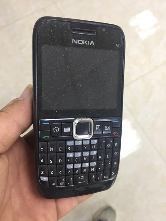 诺基亚E63，九成新，