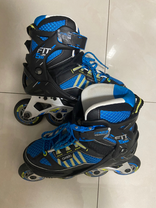 迪卡农 轮滑鞋 32码可拉伸到35码，尺码...