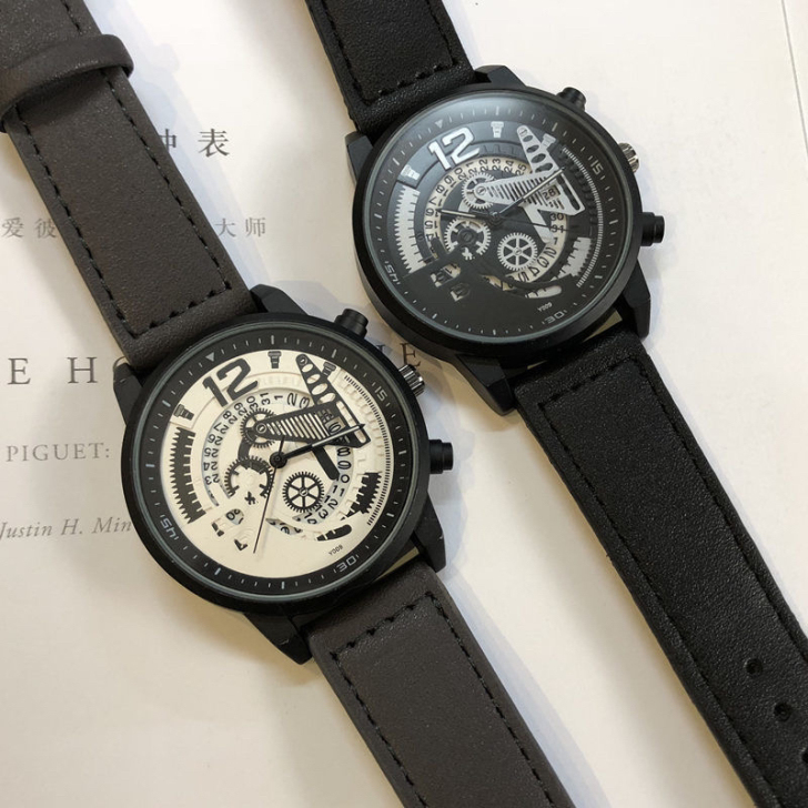 富二代送的全新手表 分手了便宜出不想留,...