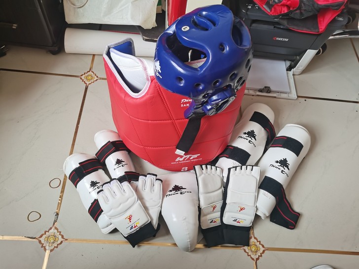 低价出售个人闲置跆拳道护具