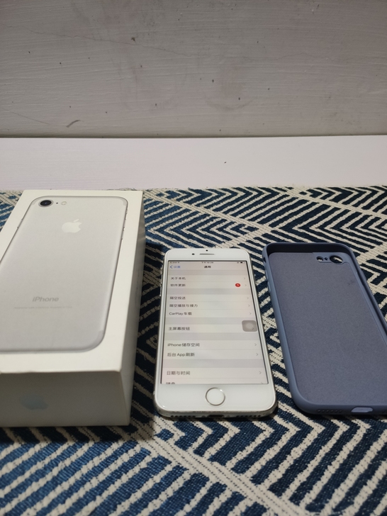 苹果8 国行全网通64g内存， 外观成色还...