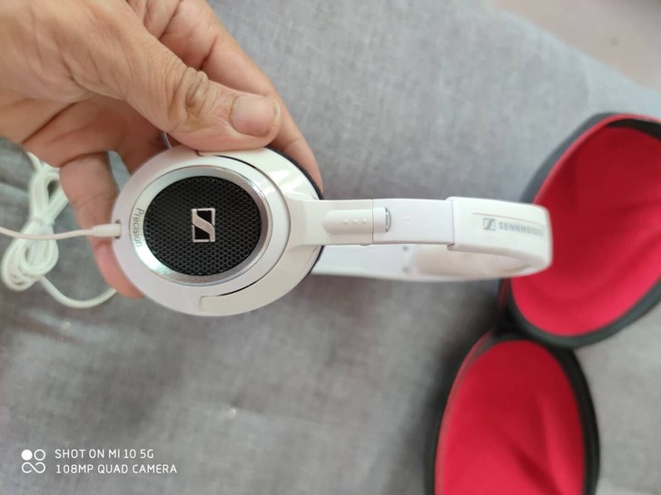 正品原装森海塞尔HD238。