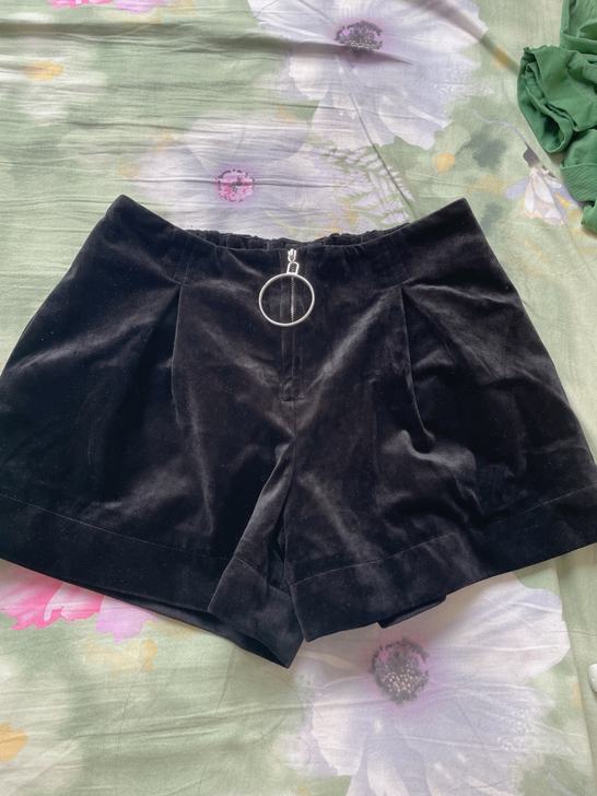 黑色短裤 女 金丝绒 简约大方