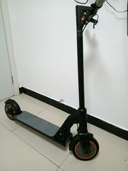 买来后换了工作不需要出行工具了，只开过8次...