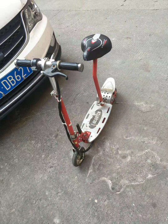 36伏10安锂电池滑板车，没有电了，没有充...