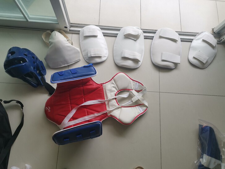 跆拳道用的护具，适合120cm到140cm...
