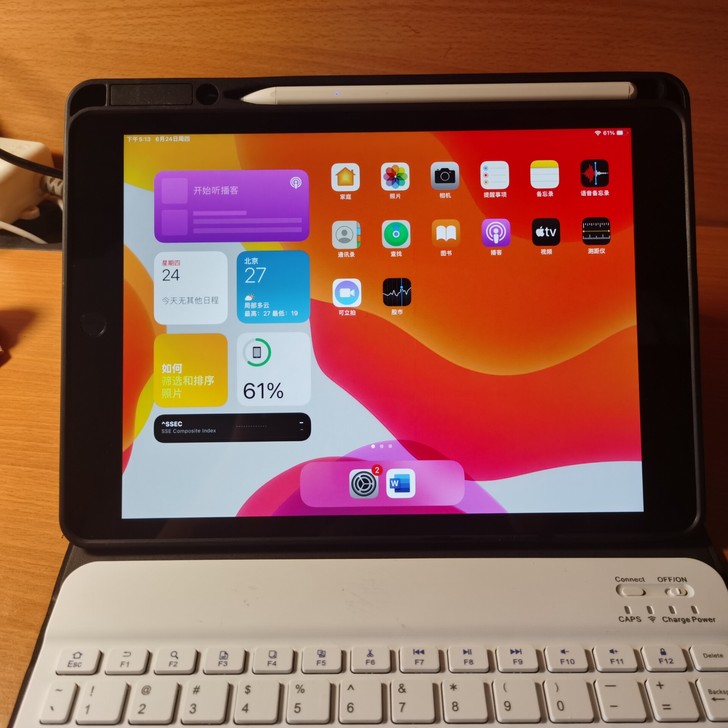 iPad 7 代，10.5寸屏幕。3500...