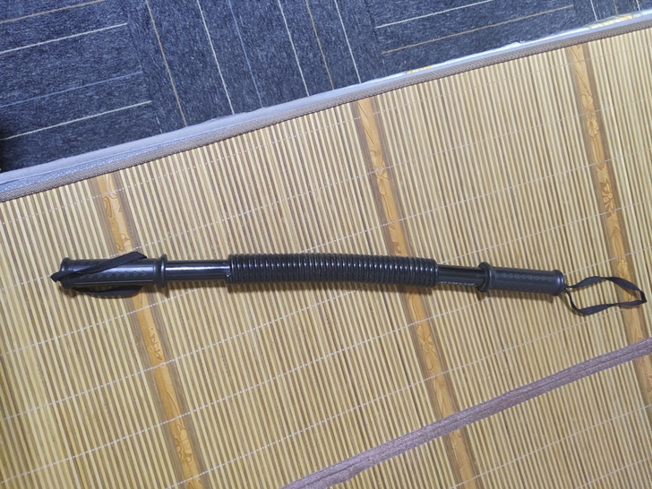 臂力器20斤，8元大连市内给送，不邮寄