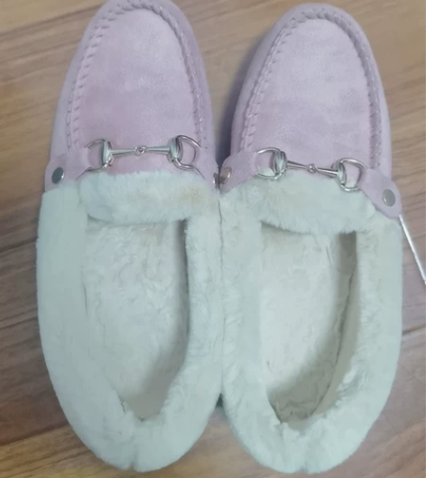 骆驼，39码，轻微穿着痕迹，免费送，自己付...