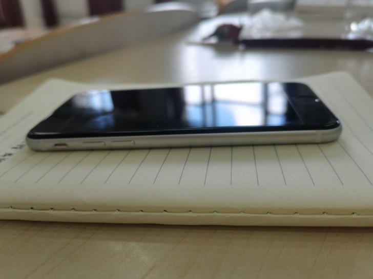 全新 iphone se2 128g 单卡...