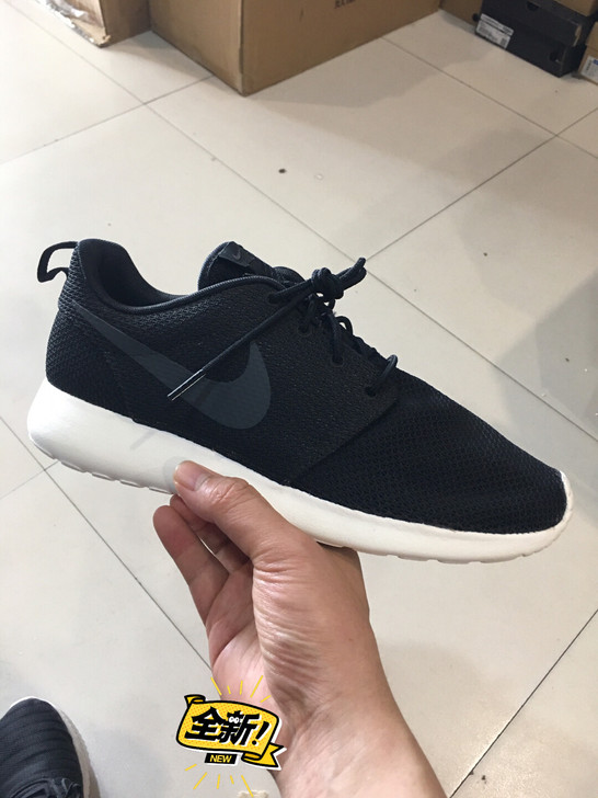 耐克跑鞋 超轻针织款 很薄，尺码 44.5...