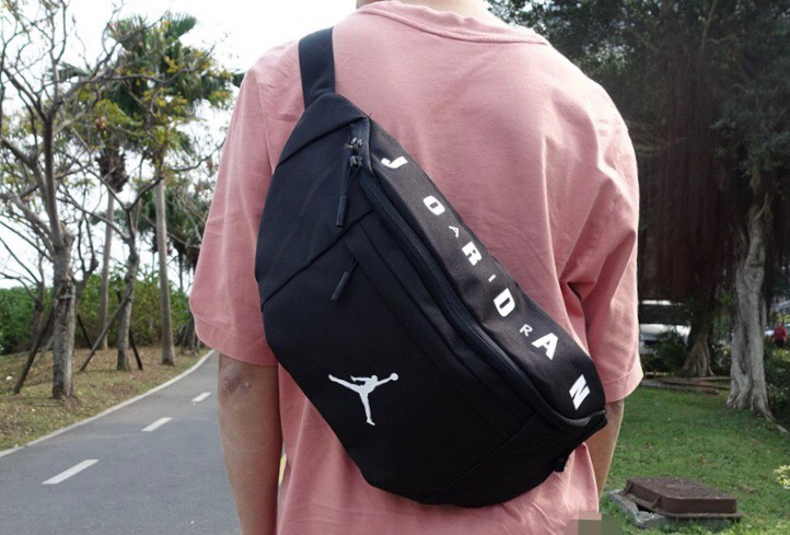 JORDAN 乔丹AJ字母Logo百搭腰包...