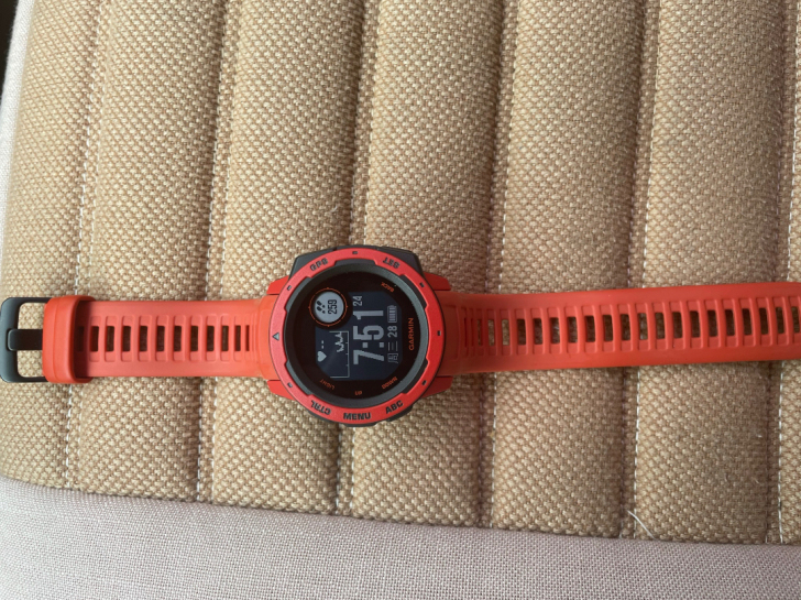 Garmin佳明本能运动手表。想跑步购买的...