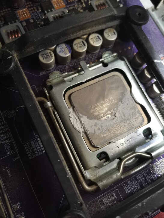 电脑 CPU，E200。250G机械。