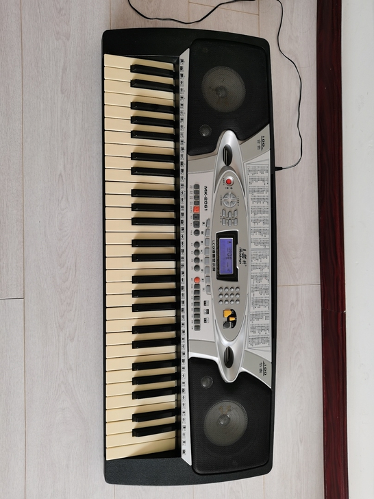 电子琴买回来因为没人会弹琴一直闲置，现在1...