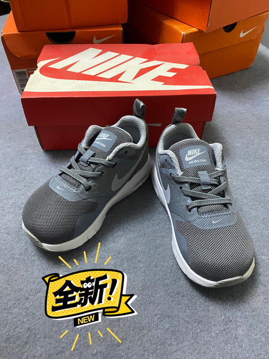耐克男童air气垫鞋全新无吊牌尺码7C 全新