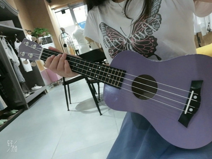 琴行不做了 全新未拆几把瑕疵尤克里里 亏本...