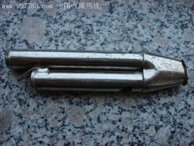 老蝴蝶牌裁判笛。口哨。功能正常