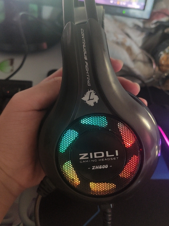 磁动力Zh600耳机  八成新 换新的出售...