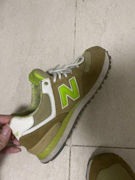 新百伦240码女鞋 包邮！