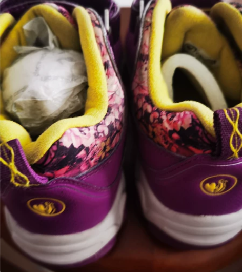 骆驼二棉鞋 215码 和其它儿童衣裤鞋一起...