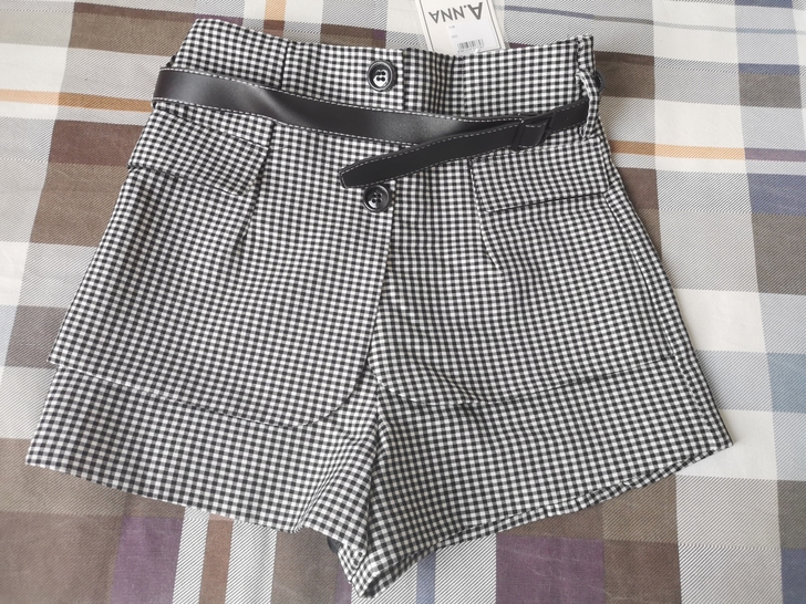 短裤，全新，送腰带