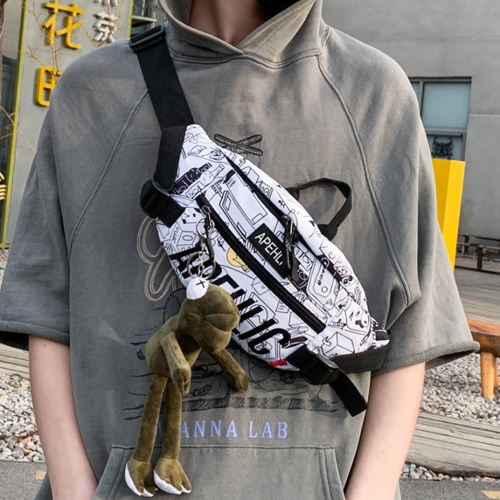 斜挎包男潮牌日系街头运动单肩包背包学生小挎...