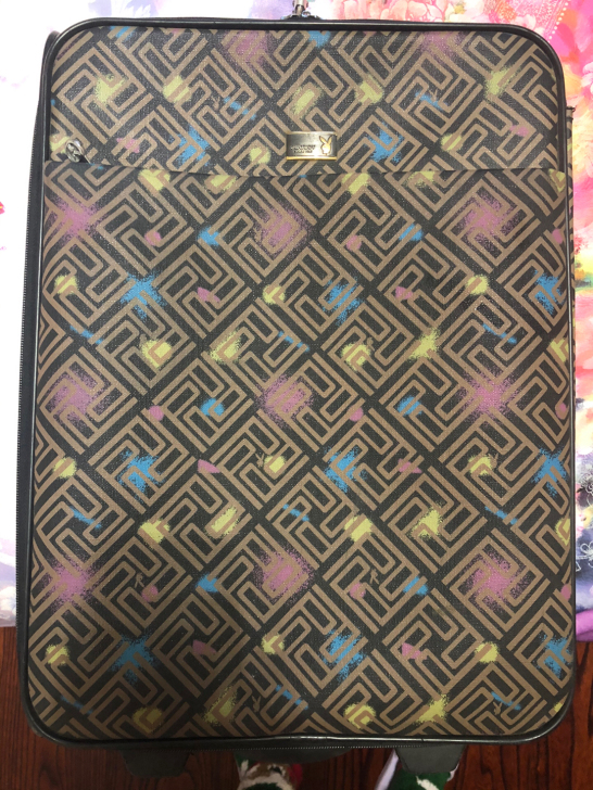 花花公子正品行李箱,24寸的,新旧如图。图...