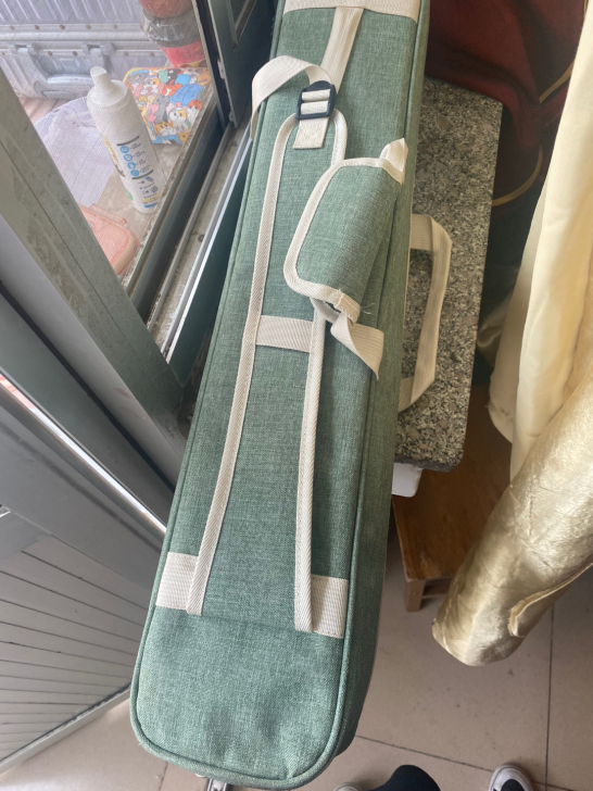 全新的笛包，能装八根笛子，最大可装c调的，...