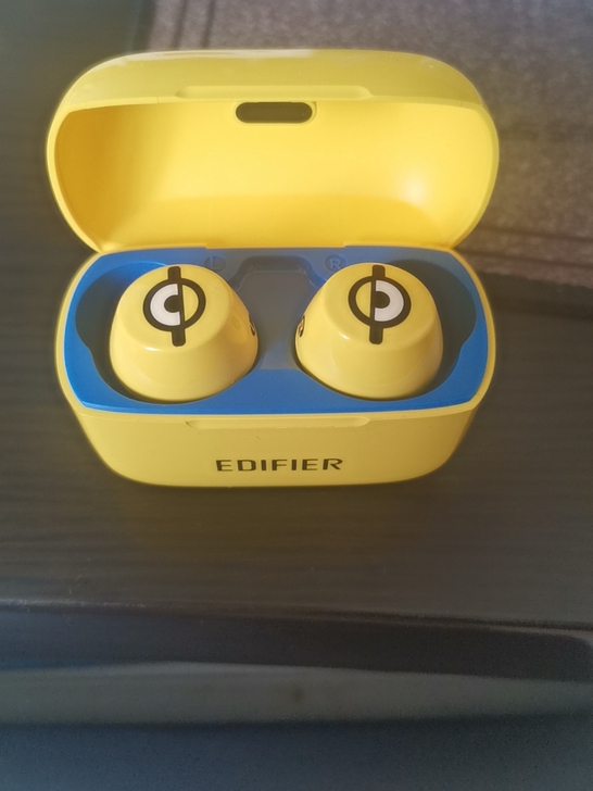 漫步者小黄人耳机，使用2个月，成色很新，因...