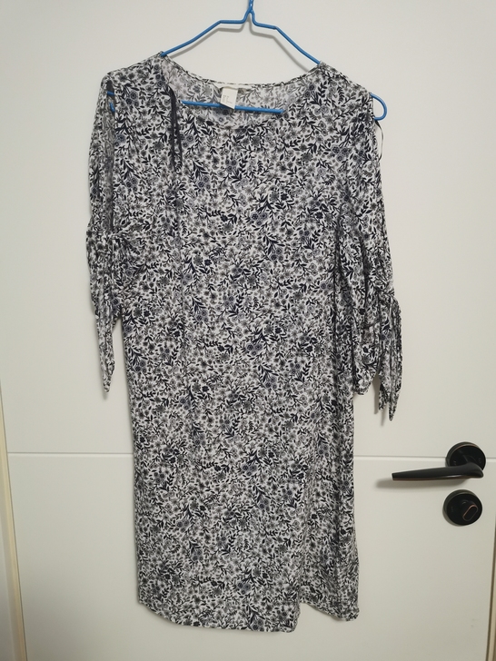 HM浅蓝碎花连衣裙S码