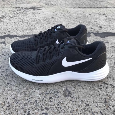 Nike/耐克 跑步鞋，搬宿舍，没地方放