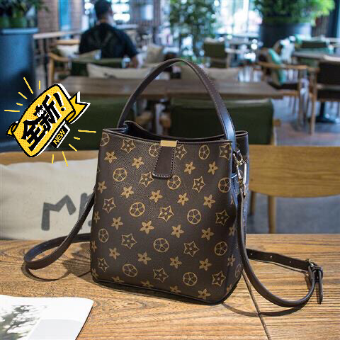 上新小包包女包2021新款潮ins女士百搭...