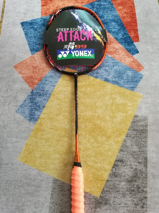 全新未拆封尤尼克斯天斧99 全碳素羽毛球拍...