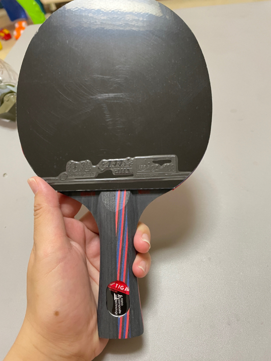 斯蒂卡，9.8横拍，胶皮是正面蝴蝶，大巴反...