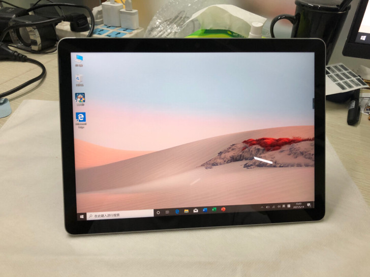 微软 Surface Go 2 亮铂金二合...