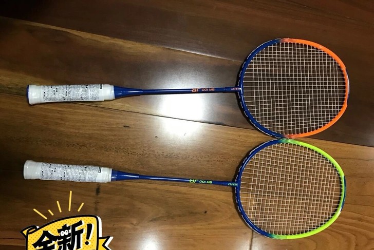 全新迪卡侬羽毛球拍，青少年款，