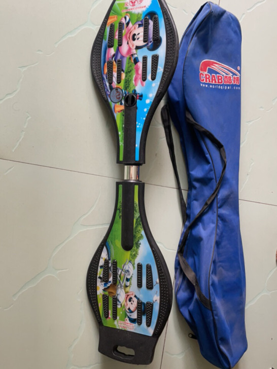 儿童滑板，8成新，转让。