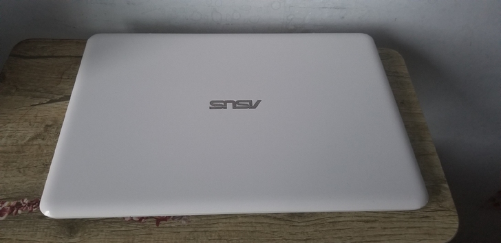 华硕12寸轻薄笔记本，用的很少，新的一样！...