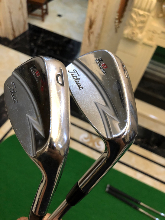 Titleist职业刀背ZB 9号铁和P杆...