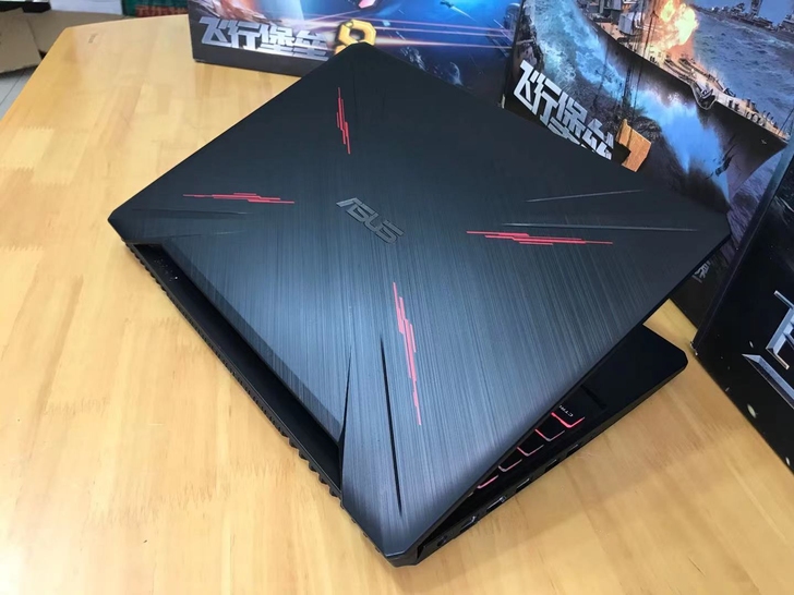 华硕飞行堡垒7 FX95DT,15.6英寸...