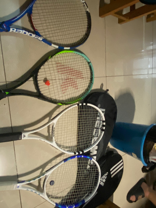 出网球拍,自用,送7个球,40一副,120...