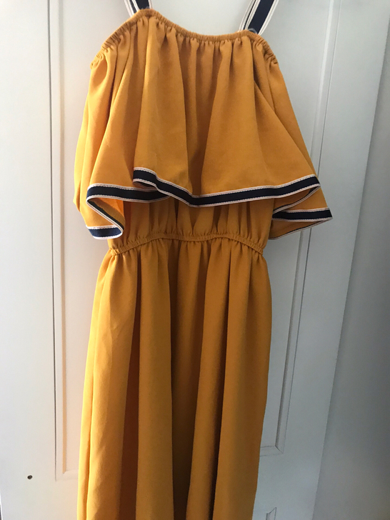 全新 吊带裙子我162到我可以遮住膝盖的位...