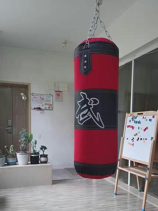 大尺寸空心拳击沙袋，全新包邮，超低价！处理...