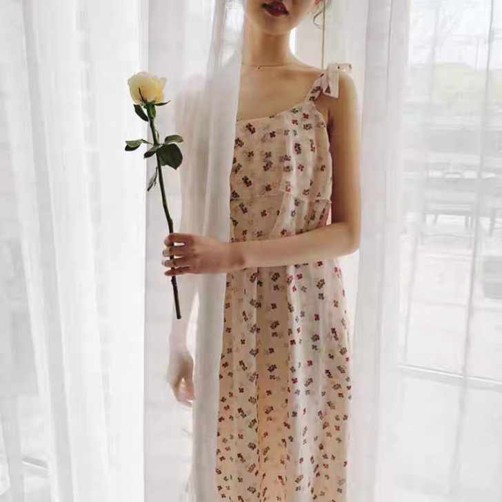 碎花吊带连衣裙闲置出，全新，只穿过一次，拍...