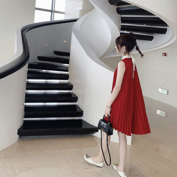 2020新款法式挂脖无袖红色连衣裙女夏百褶...